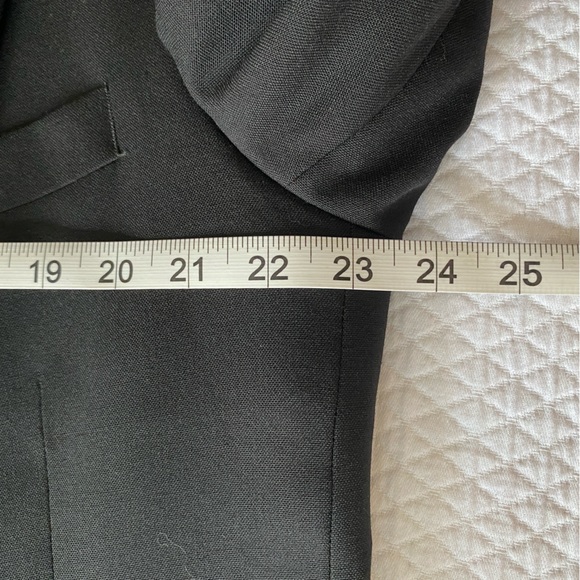 Jos. A. Bank Men’s Black Tuxedo Signature Collection - Picture 10 of 16